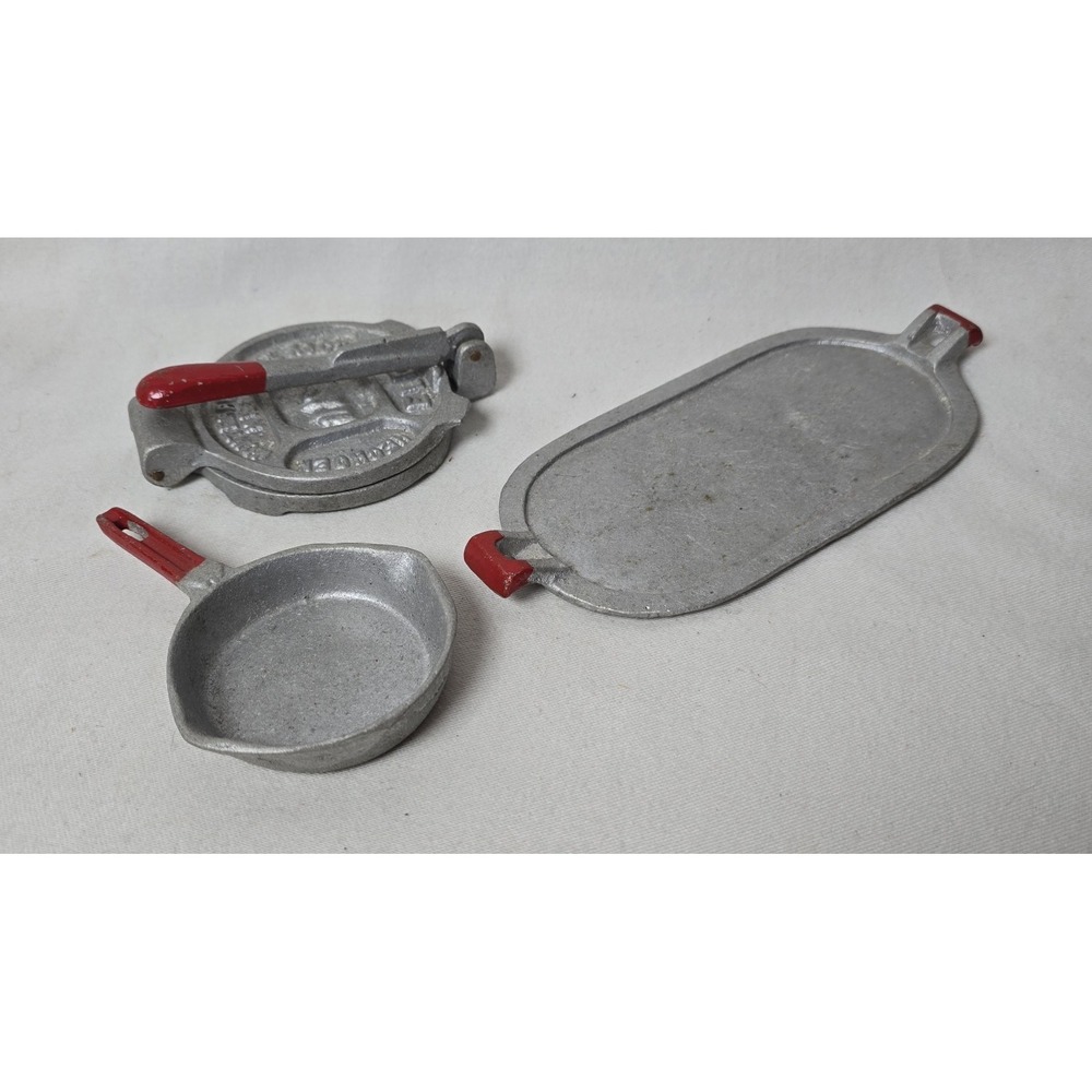 Vintage Metal Tortilla Maker Platter And Fry Pan Play‎ Kitchen Set